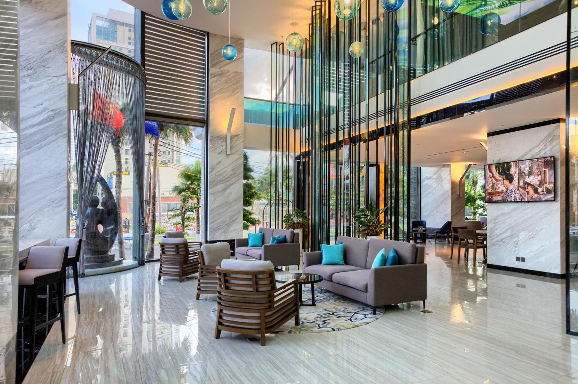 Hilton Garden Inn Da Nang Exteriör bild